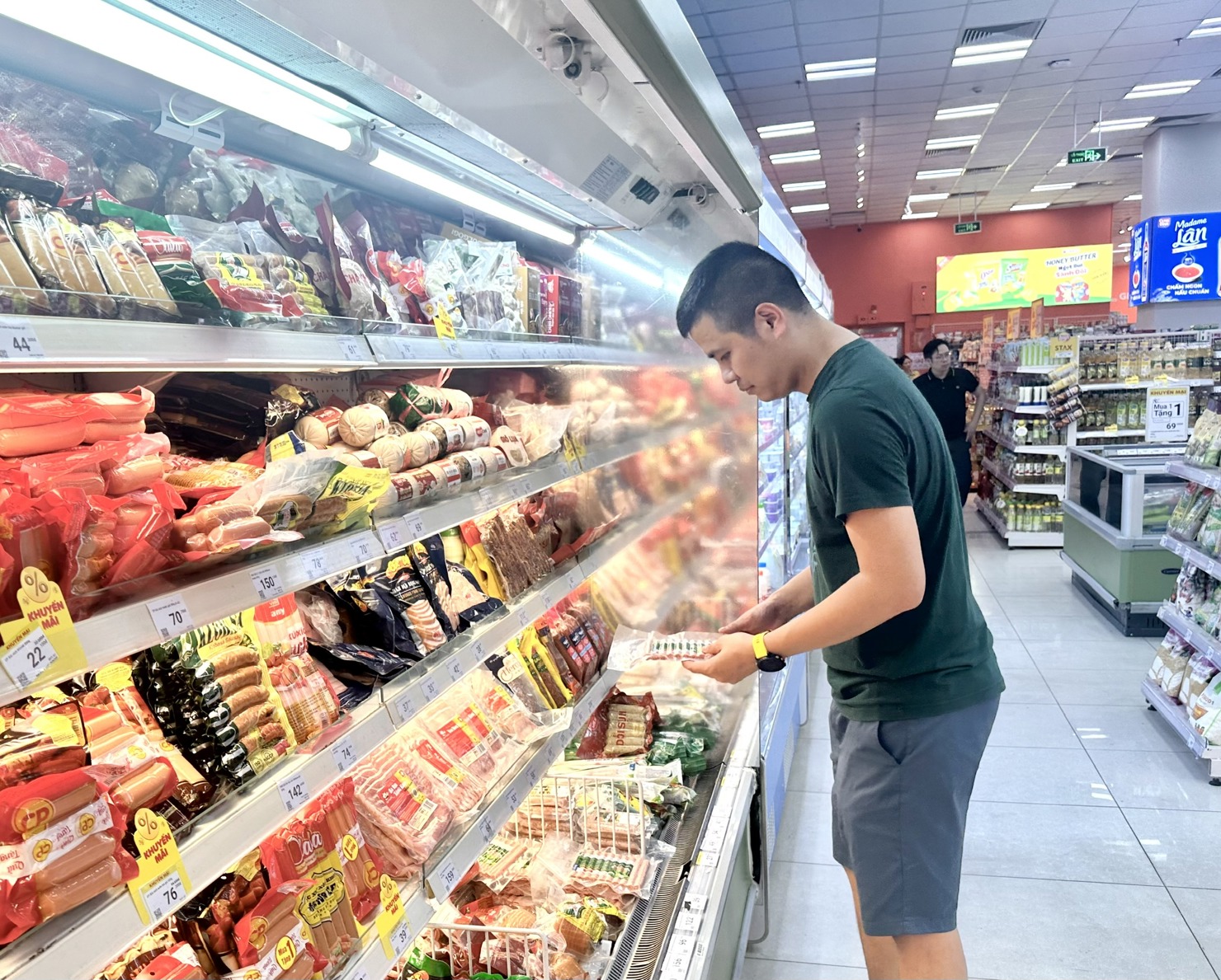 Sự ổn định của thị trường lương thực, thực phẩm trong nước là một trụ đỡ vững chắc cho công tác điều hành giá. Ảnh: H.Dịu