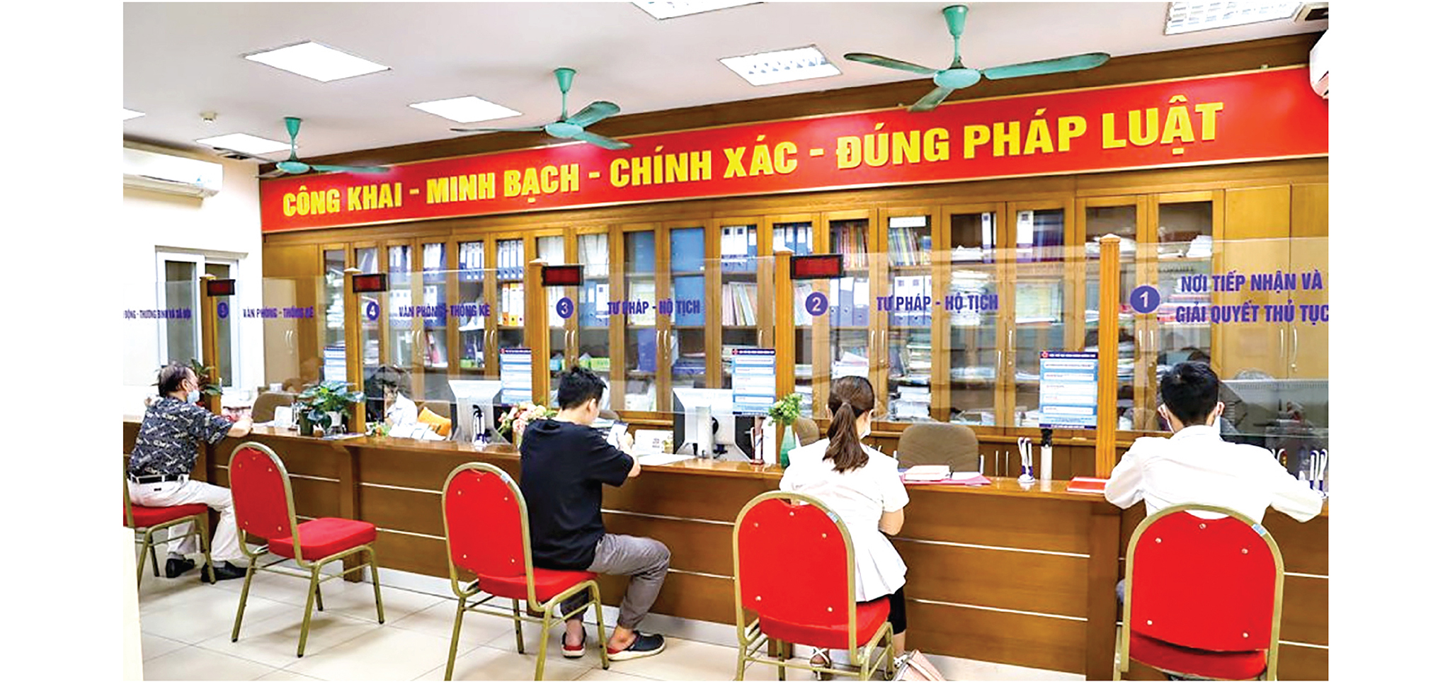 EMAGAZINE: Mô hình chính quyền hai cấp giúp tăng tính linh hoạt trong điều hành ngân sách - Ảnh 2