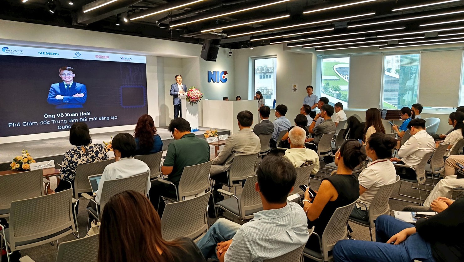 Toàn cảnh Hội thảo Phát triển nguồn nhân lực thiết kế vi mạch. 