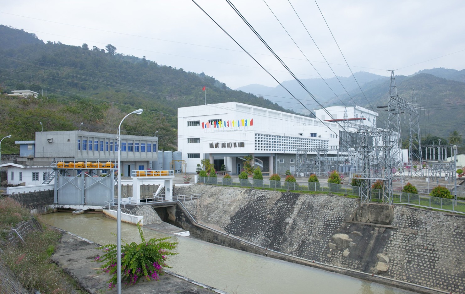 Một nhà máy thủy điện ở Khánh Hòa. Ảnh: ĐN