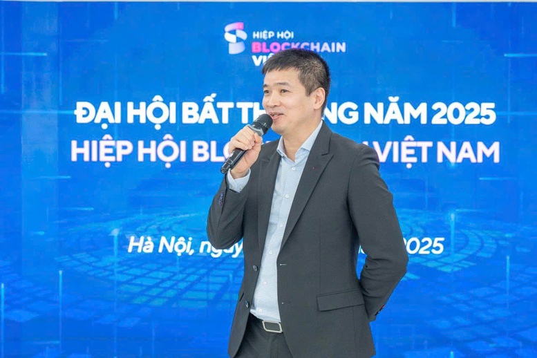 Ông Phan Đức Trung - Chủ tịch Hiệp hội Blockchain và Tài sản số Việt Nam phát biểu tại Đại hội.