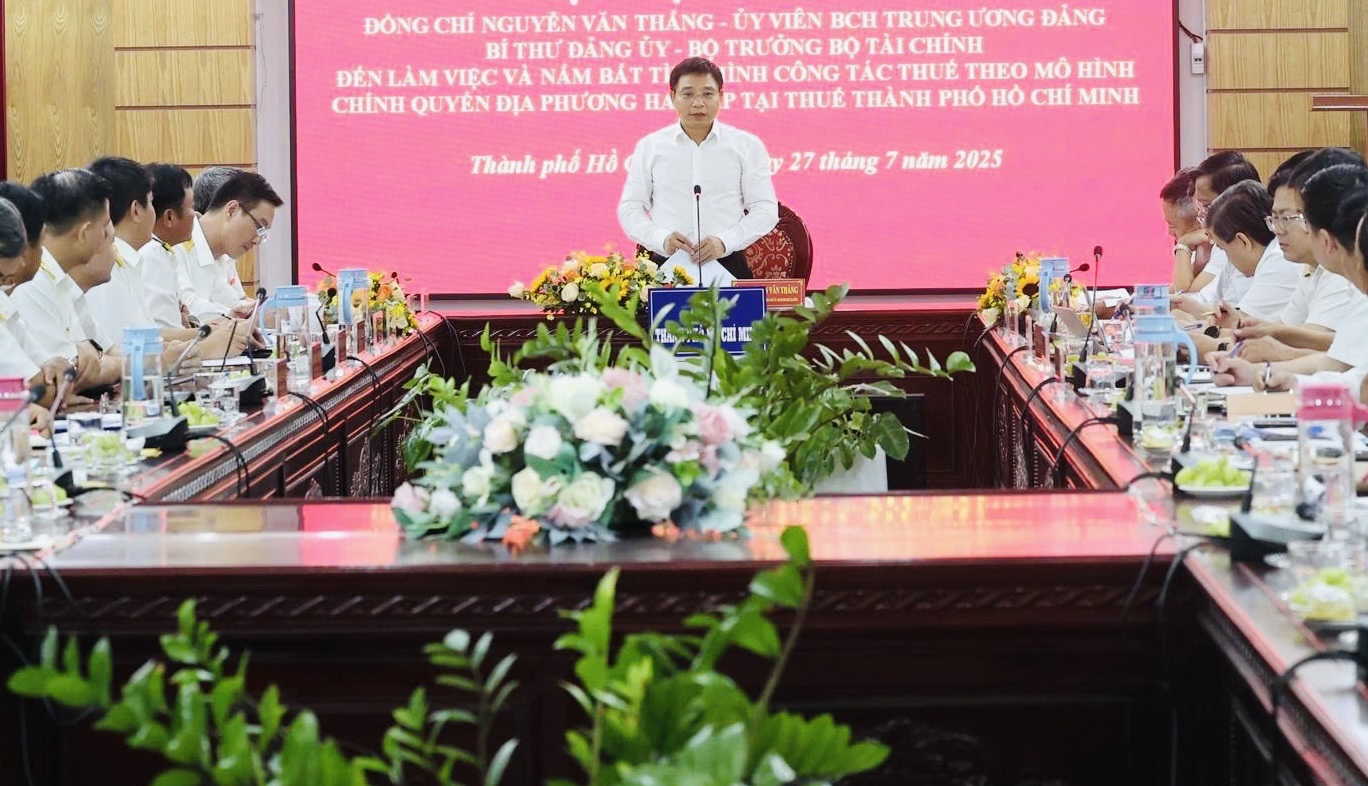 Bộ trưởng Bộ Tài chính Nguyễn Văn Thắng phát biểu tại buổi làm việc