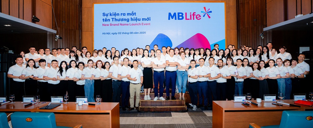 Tập thể cán bộ, nhân viên MB Life quyết tâm xây dựng thương hiệu trong giai đoạn mới. 