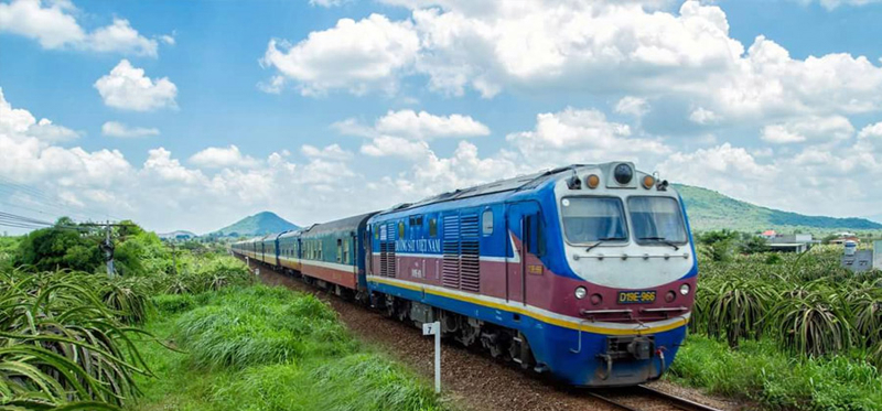 Cử tri TP. Hà Nội kiến nghị cần chú trọng phát triển hơn nữa ngành Đường sắt, Hàng không và Đường bộ. Ảnh minh họa