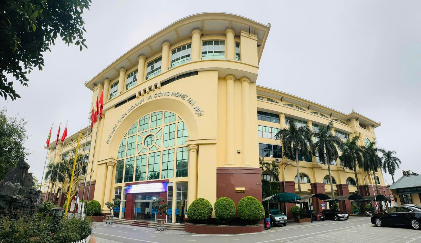 Trường ĐH Kinh doanh và Công nghệ Hà Nội