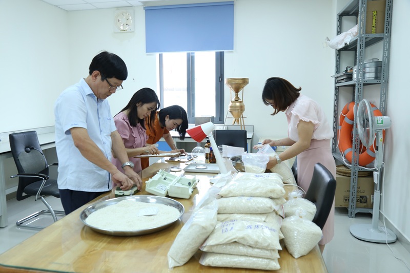 Cục DTNN thường xuyên rà soát, sửa đổi, bổ sung kịp thời Quy chuẩn kỹ thuật quốc gia hàng DTQG phù hợp với thực tiễn.