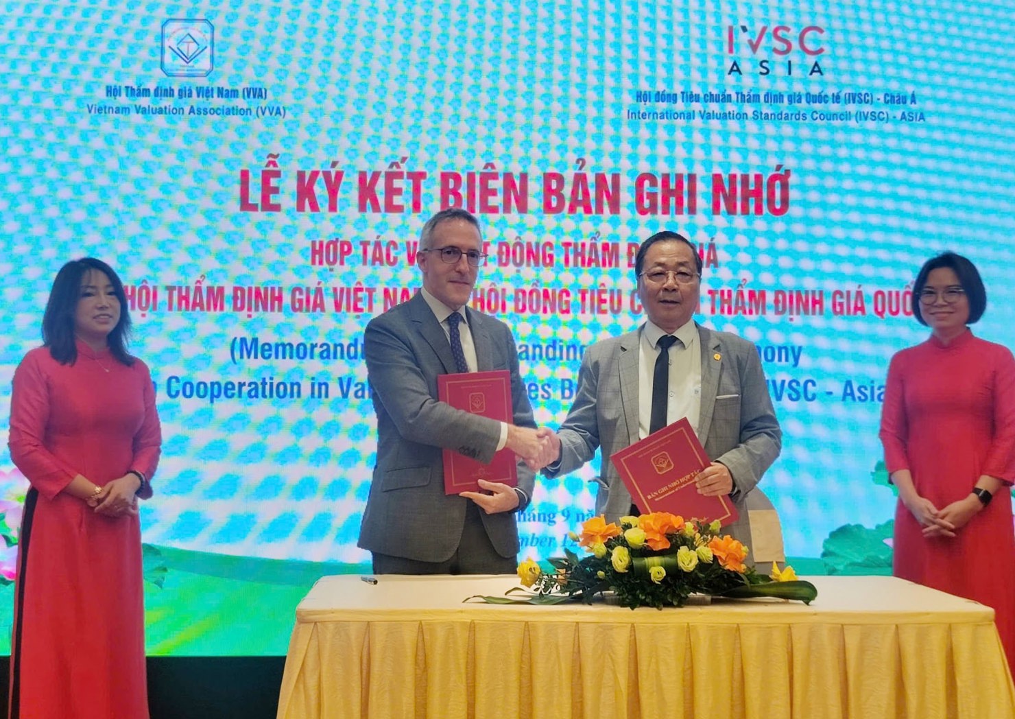 Lễ ký kết biên bản ghi nhớ hợp tác về hoạt động thẩm định giá giữa VVA và IVSC.