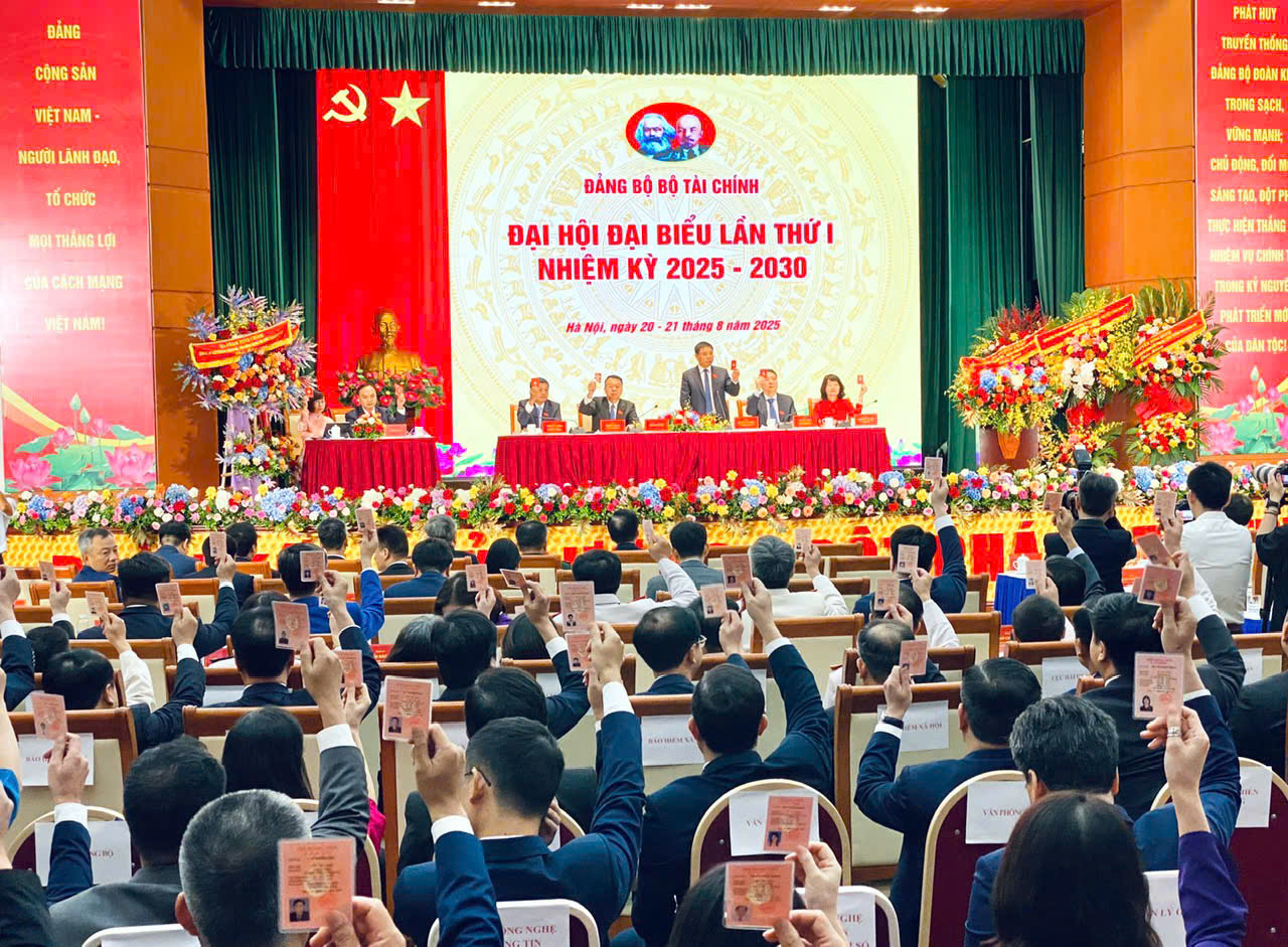 Kết luận số 190-KL/TW nêu rõ yêu cầu tiếp tục tăng cường lãnh đạo, chỉ đạo công tác tổ chức Đại hội đảng bộ các cấp, tiến tới Đại hội Đại biểu toàn quốc lần thứ XIV của Đảng. 