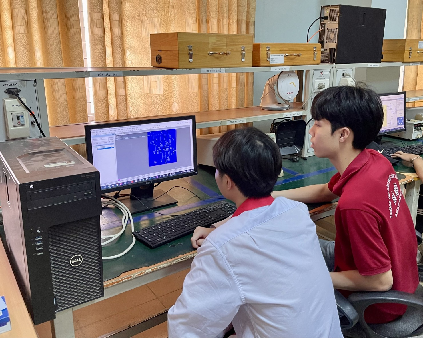 Đào tạo nhân lực công nghệ cao đang là ưu tiên của nhiều trường và doanh nghiệp. Ảnh minh hoạ: H.D