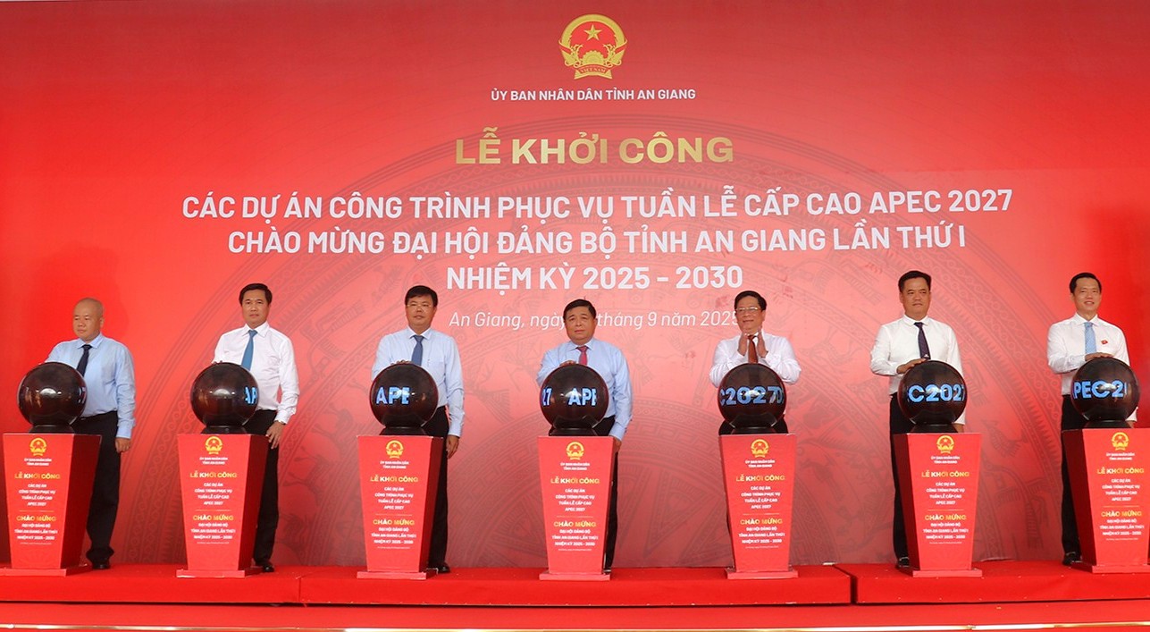 Lễ khởi công, khởi động 10 dự án phục vụ APEC 2027. Ảnh: VP
