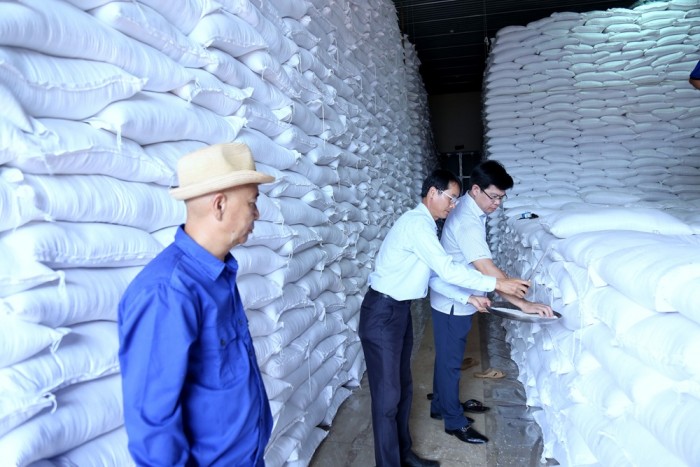 Đấu thầu thành công mua bổ sung 200.000 tấn gạo và 80.000 tấn thóc nhập kho dự trữ