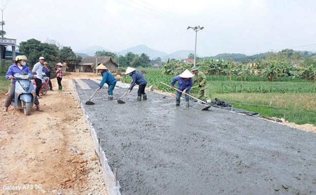 Tuyến đường liên xã từ Bình Nhân đi xã Kim Bình, tỉnh Tuyên Quang được đẩy nhanh tiến độ, sớm hoàn thành và đưa vào sử dụng.