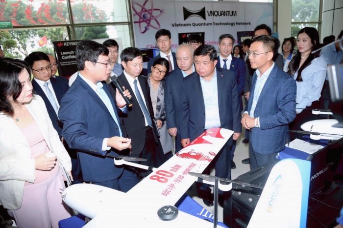 Bài 2: Nguồn lực phát triển những công nghệ chiến lược