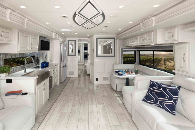 Nội thất bên trong một chiếc xe nhà di động. (Ảnh: REV Group)  