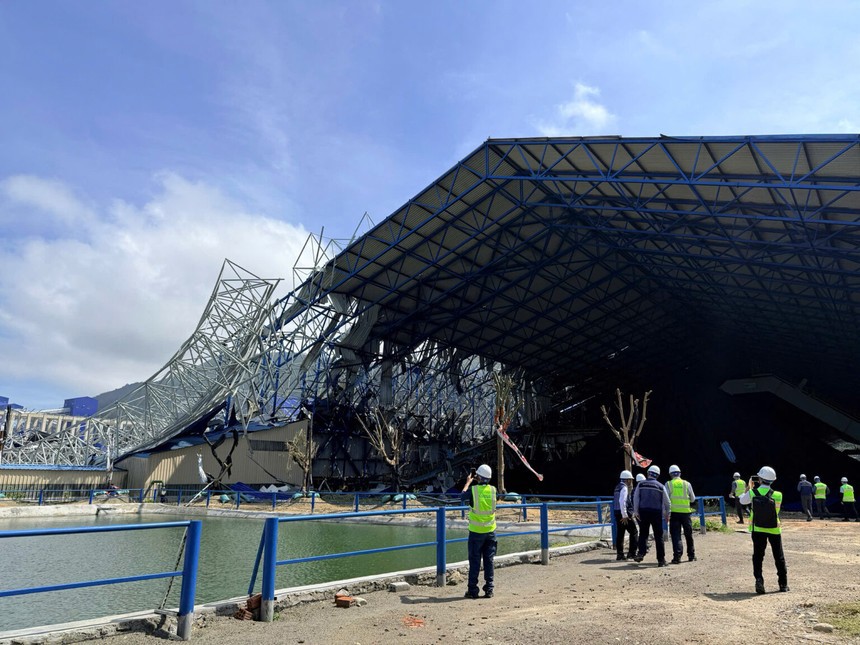 Đội ngũ giám định của Bảo hiểm PVI đánh giá tình hình thiệt hại tại hiện trường Nhà máy Nhiệt điện Vũng Áng 2 sau cơn bão số 10. 