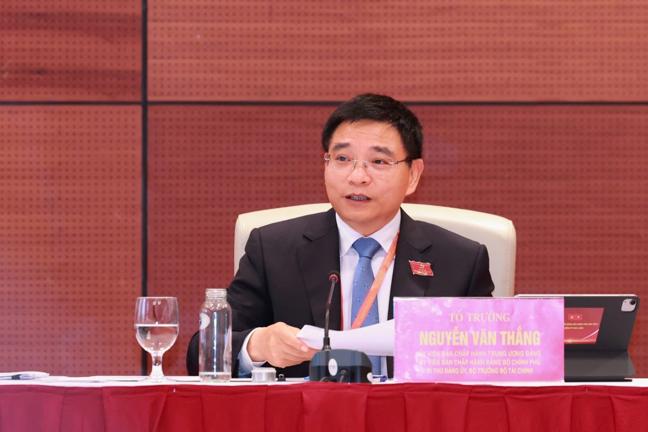 Đồng chí Nguyễn Văn Thắng - Ủy viên Ban Chấp hành Trung ương Đảng, Ủy viên Ban Chấp hành Đảng bộ Chính phủ, Bí thư Đảng ủy, Bộ trưởng Bộ Tài chính điều hành tổ thảo luận số 7. Ảnh: VGP