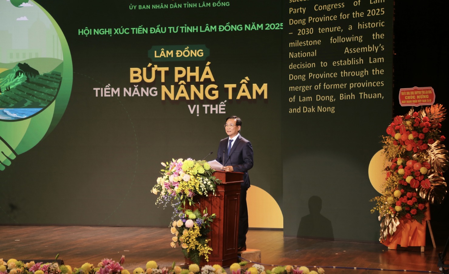 Chủ tịch UBND tỉnh Lâm Đồng Hồ Văn Mười phát biểu khai mạc hội nghị. Ảnh: Lê Văn