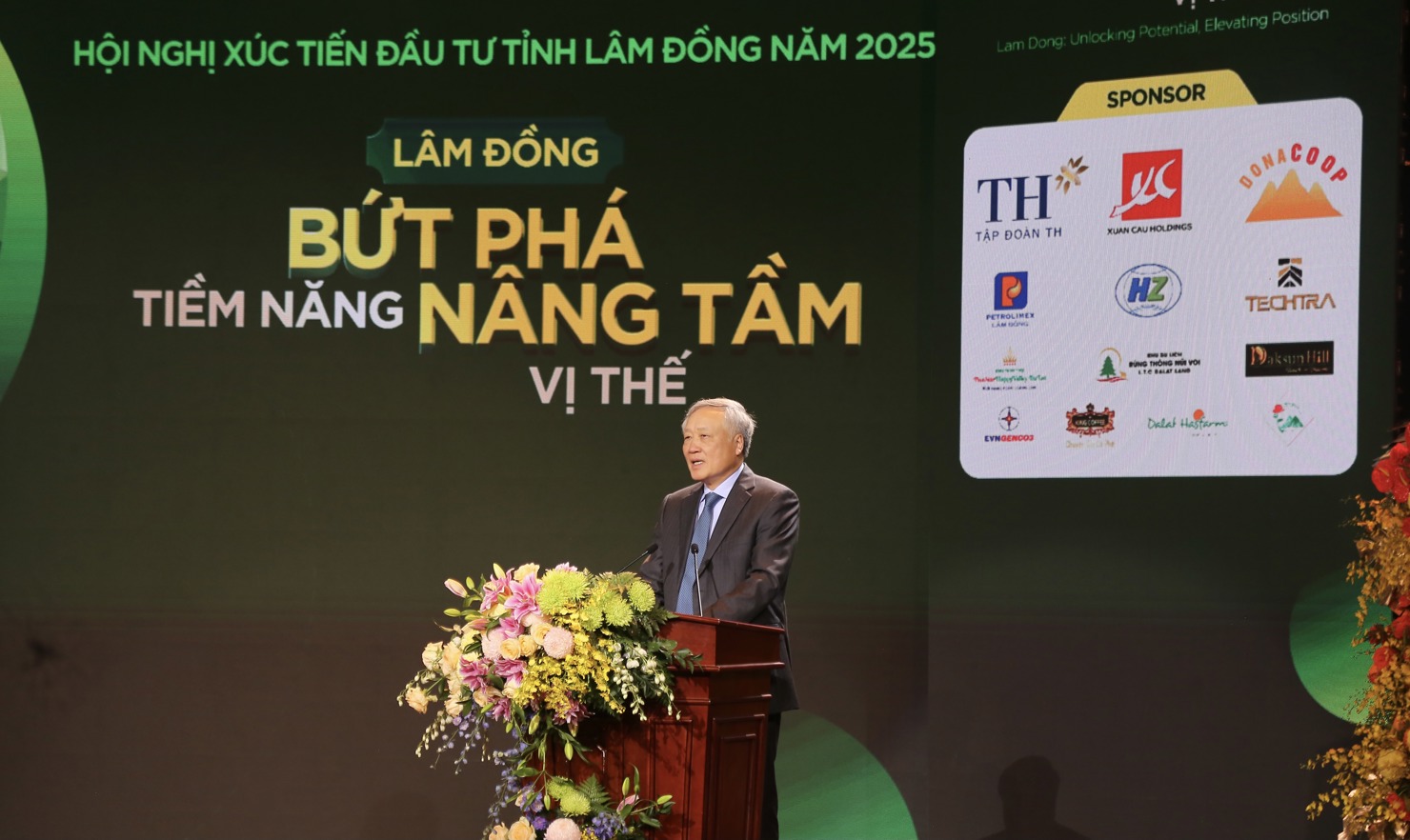 Ủy viên Bộ Chính trị, Phó Thủ tướng Thường trực Chính phủ Nguyễn Hòa Bình phát biểu tại hội nghị. Ảnh: Lê Văn