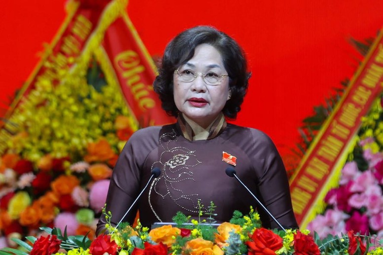 Ủy viên Trung ương Đảng, Ủy viên Ban Chấp hành Đảng bộ Chính phủ,Bí thư Đảng ủy, Thống đốc Ngân hàng Nhà nước Việt Nam Nguyễn Thị Hồng.