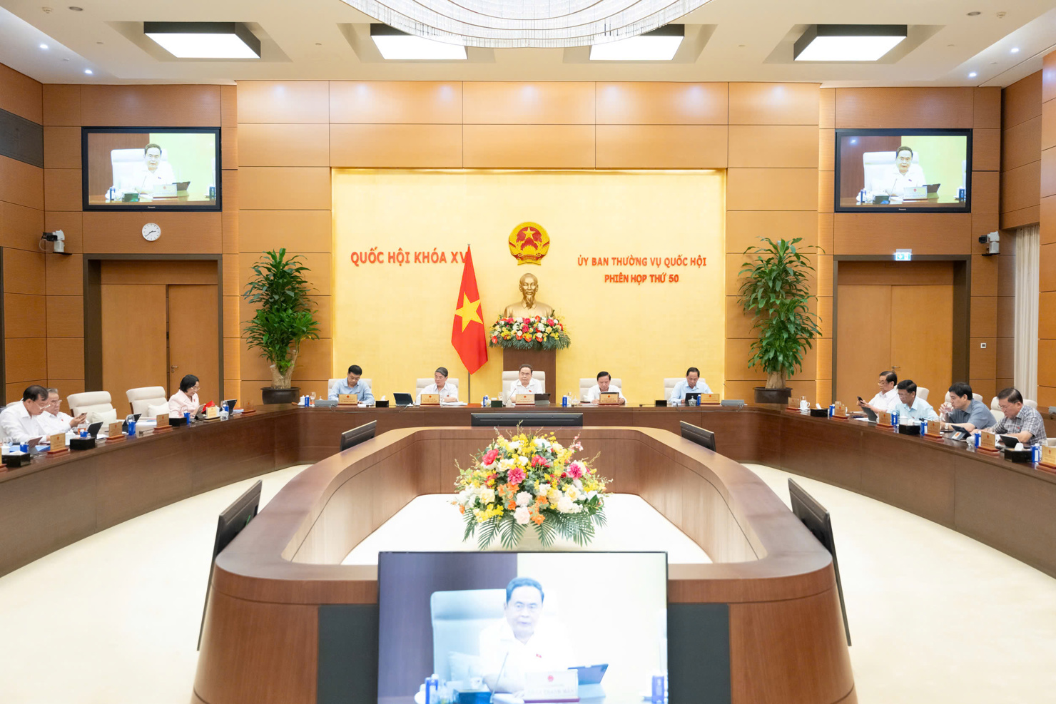 Quang cảnh phiên họp.