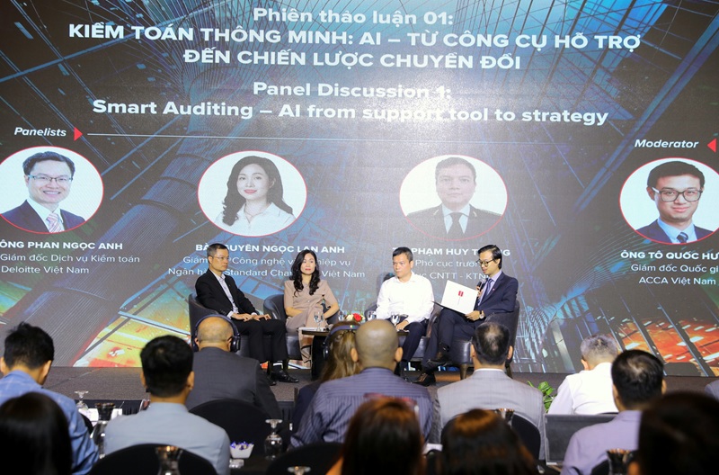 Các đại biểu chia sẻ tại Hội thảo. 