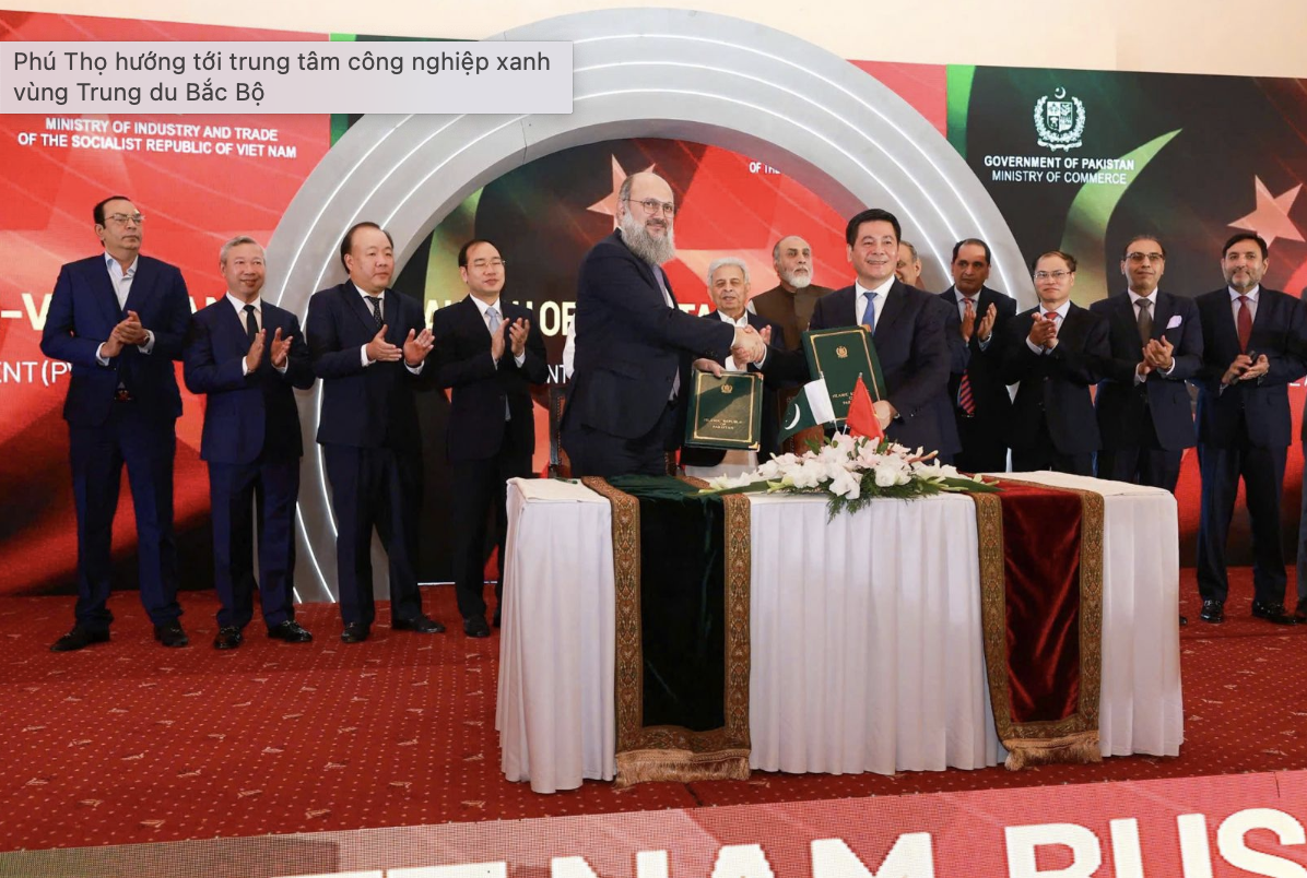 Bộ trưởng Bộ Công Thương Nguyễn Hồng Diên và Bộ trưởng Bộ Thương mại Pakistan Jam Kamal Khan đã chính thức ký Tuyên bố chung khởi động đàm phán Thỏa thuận Thương mại Ưu đãi (PTA) Việt Nam - Pakistan.
