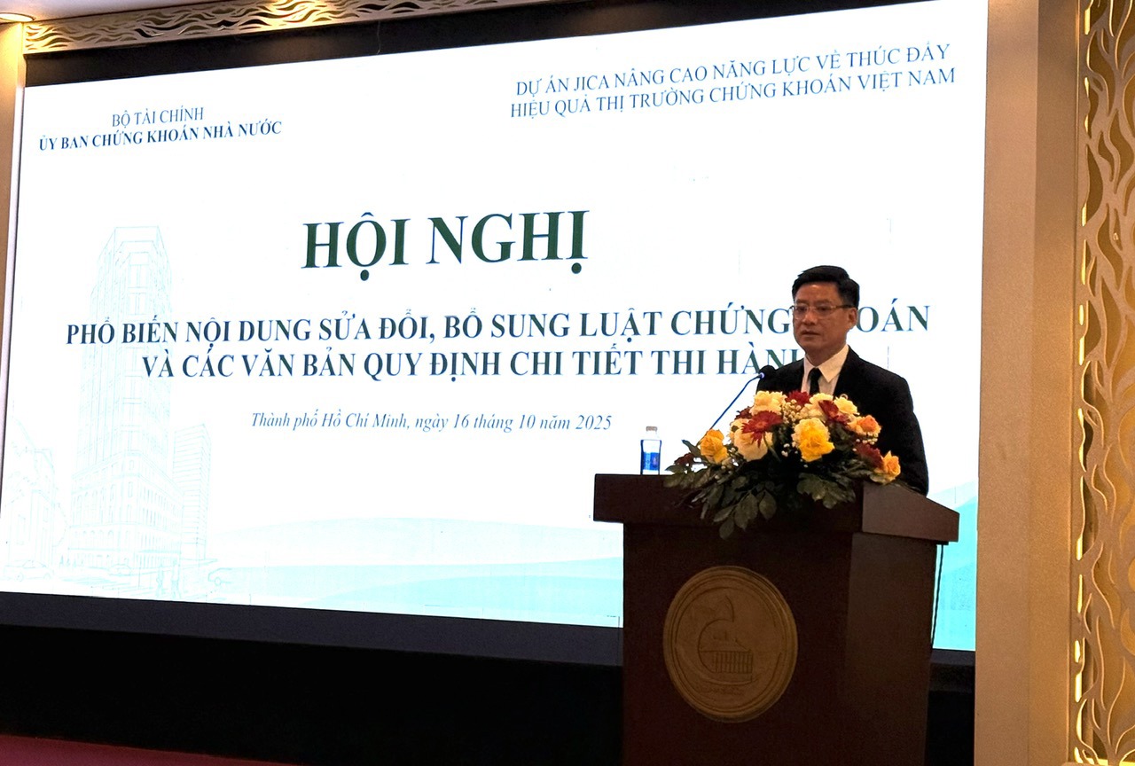 Ông Hoàng Văn Thu - Phó Chủ tịch UBCKNN phát biểu tại Hội nghị. Ảnh: Thanh Sơn