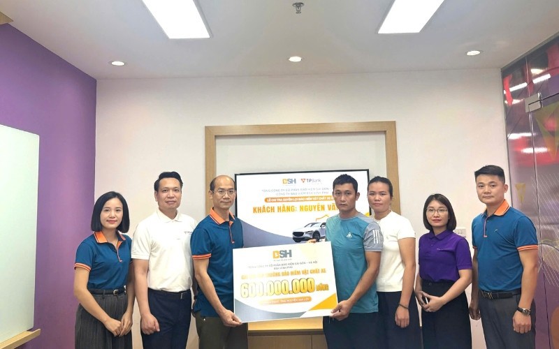 Chủ xe tại Phú Thọ nhận 600 triệu đồng bồi thường bảo hiểm xe ô tô từ BSH Vĩnh Phú.