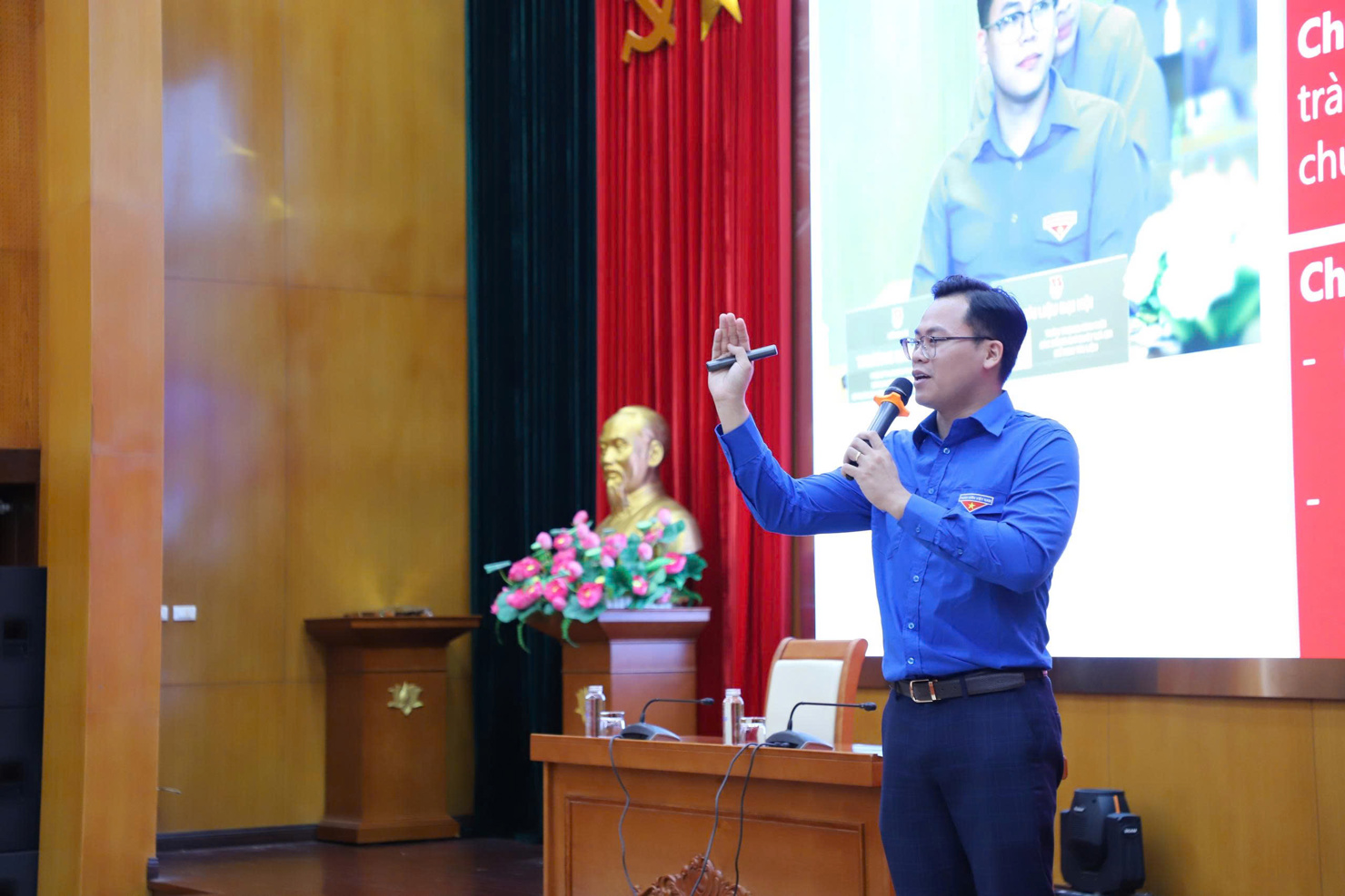 ThS.Trương Khải Minh - Giảng viên Học viện Thanh thiếu niên Việt Nam chia sẻ tại lớp bồi dưỡng.