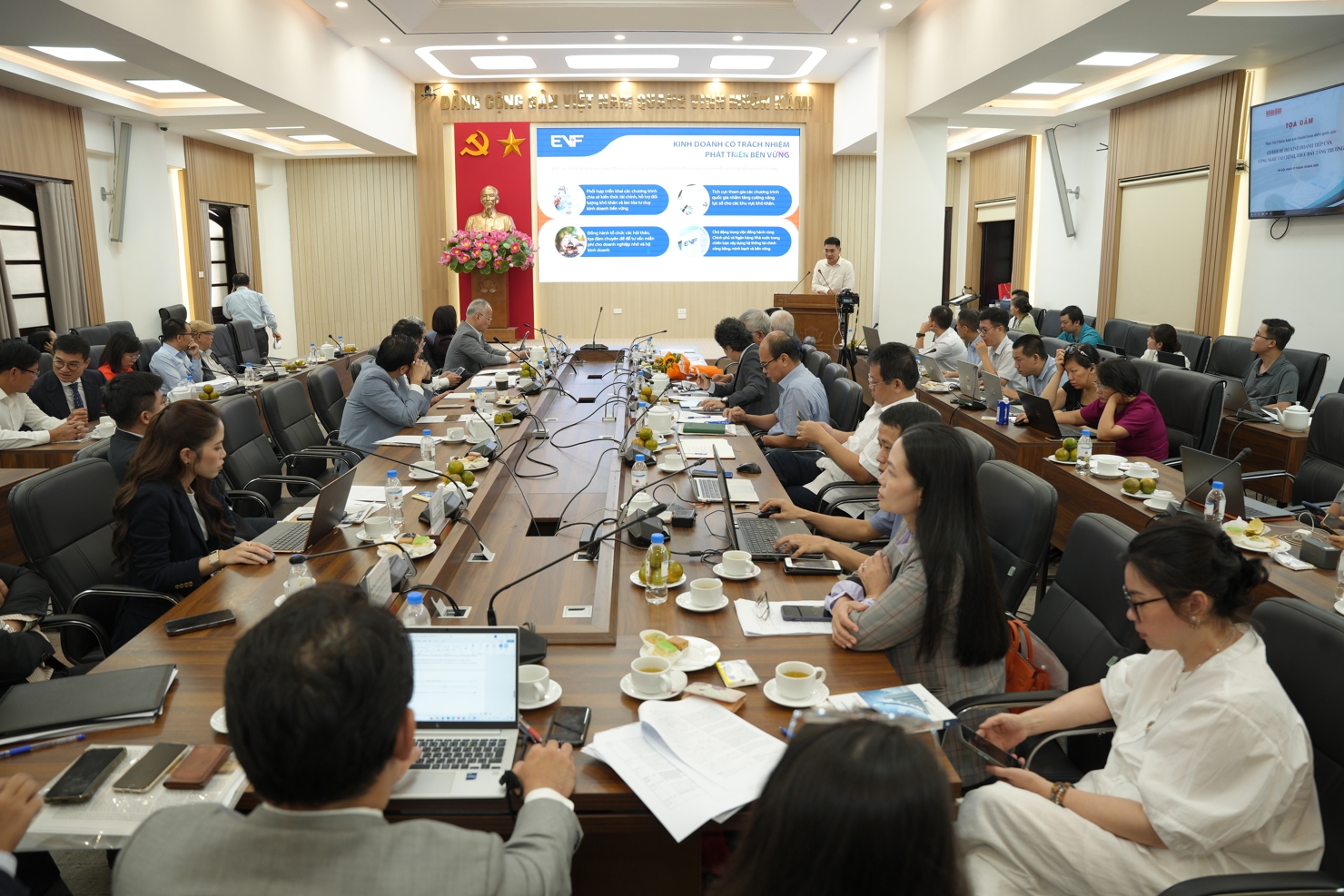 Toàn cảnh Toạ đàm.