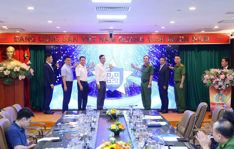 Công bố triển khai thí điểm giải pháp định danh, truy xuất nguồn gốc hoá chất, tiền chất trên nền tảng VNeID.