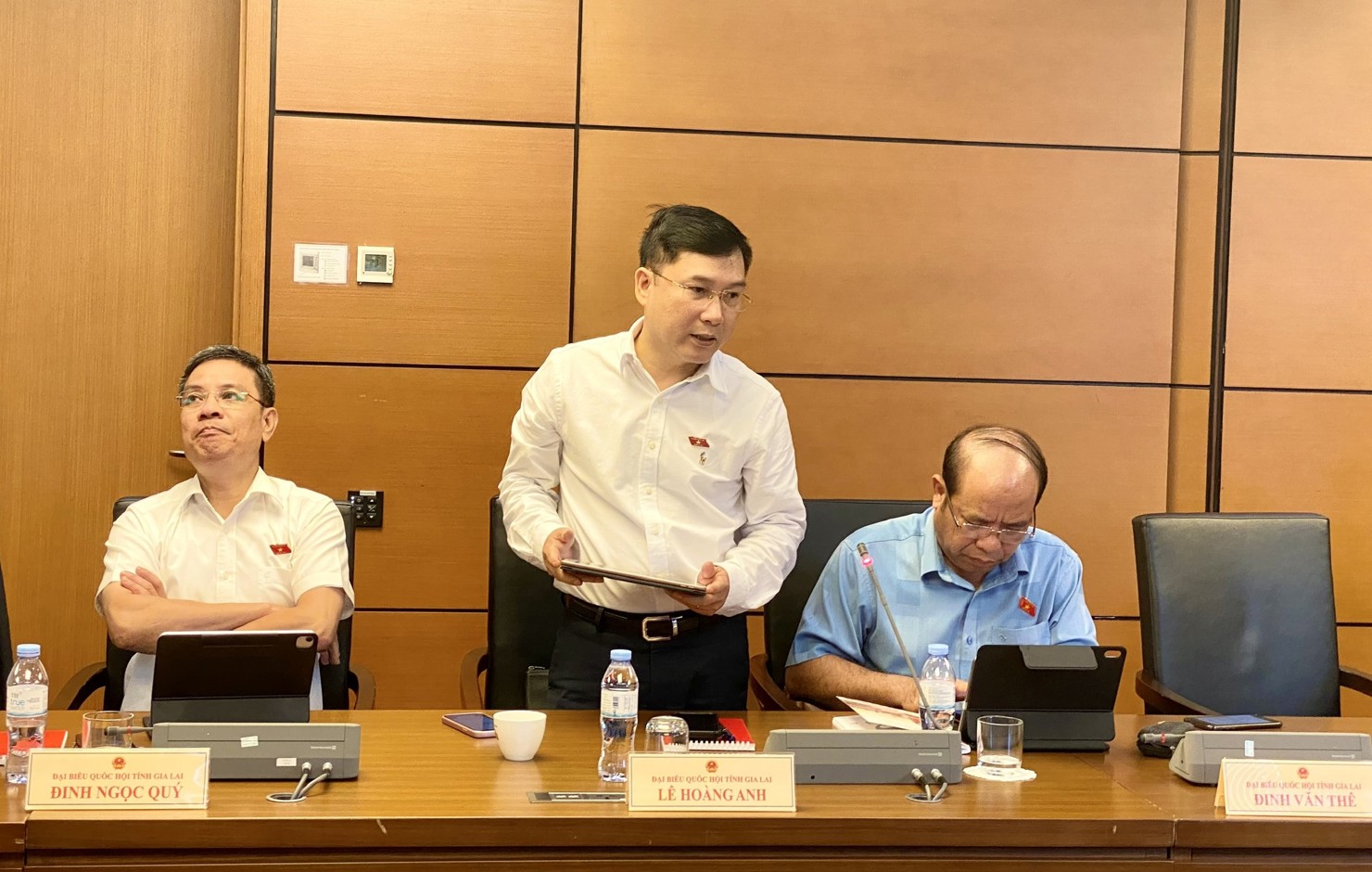 Đại biểu Lê Hoàng Anh - Đoàn đại biểu Quốc hội tỉnh Gia Lai phát biểu thảo luận.