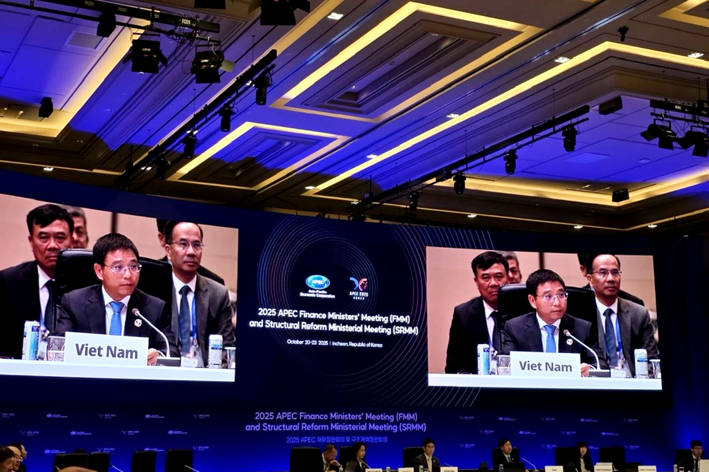 Bộ trưởng Nguyễn Văn Thắng dẫn đầu Đoàn đại biểu Việt Nam tham dự và có bài phát biểu tại Hội nghị Bộ trưởng Tài chính APEC 2025.