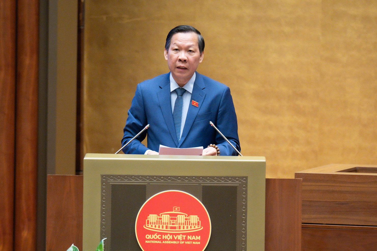 Chủ nhiệm Ủy ban Kinh tế và Tài chính của Quốc hội Phan Văn Mãi báo cáo thẩm tra dự án Luật.