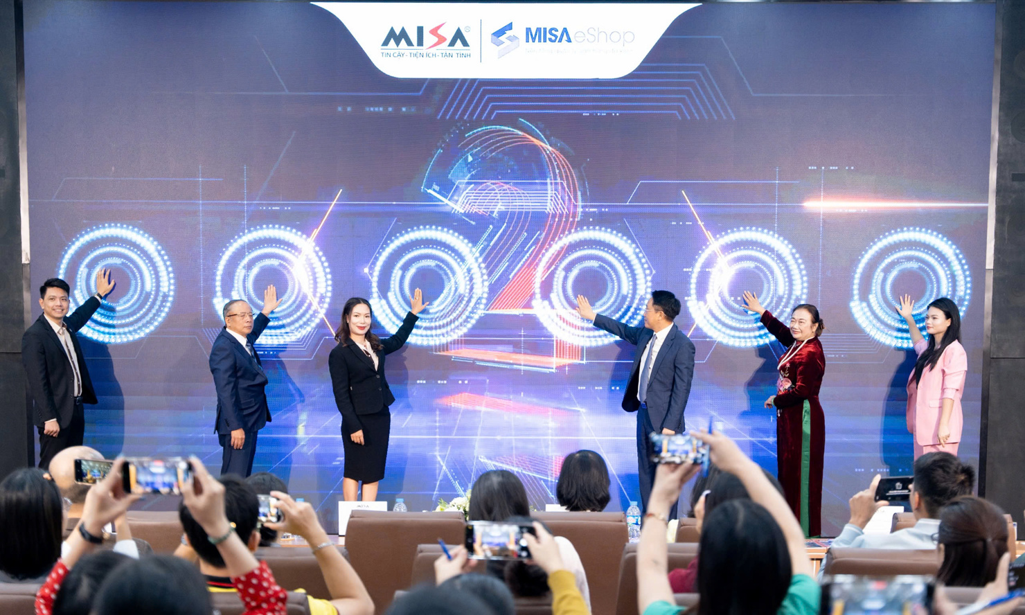 Công ty Cổ phần MISA đang triển khai chương trình tặng miễn phí phần mềm cho 2 triệu hộ kinh doanh thực hiện xóa bỏ thuế khoán.