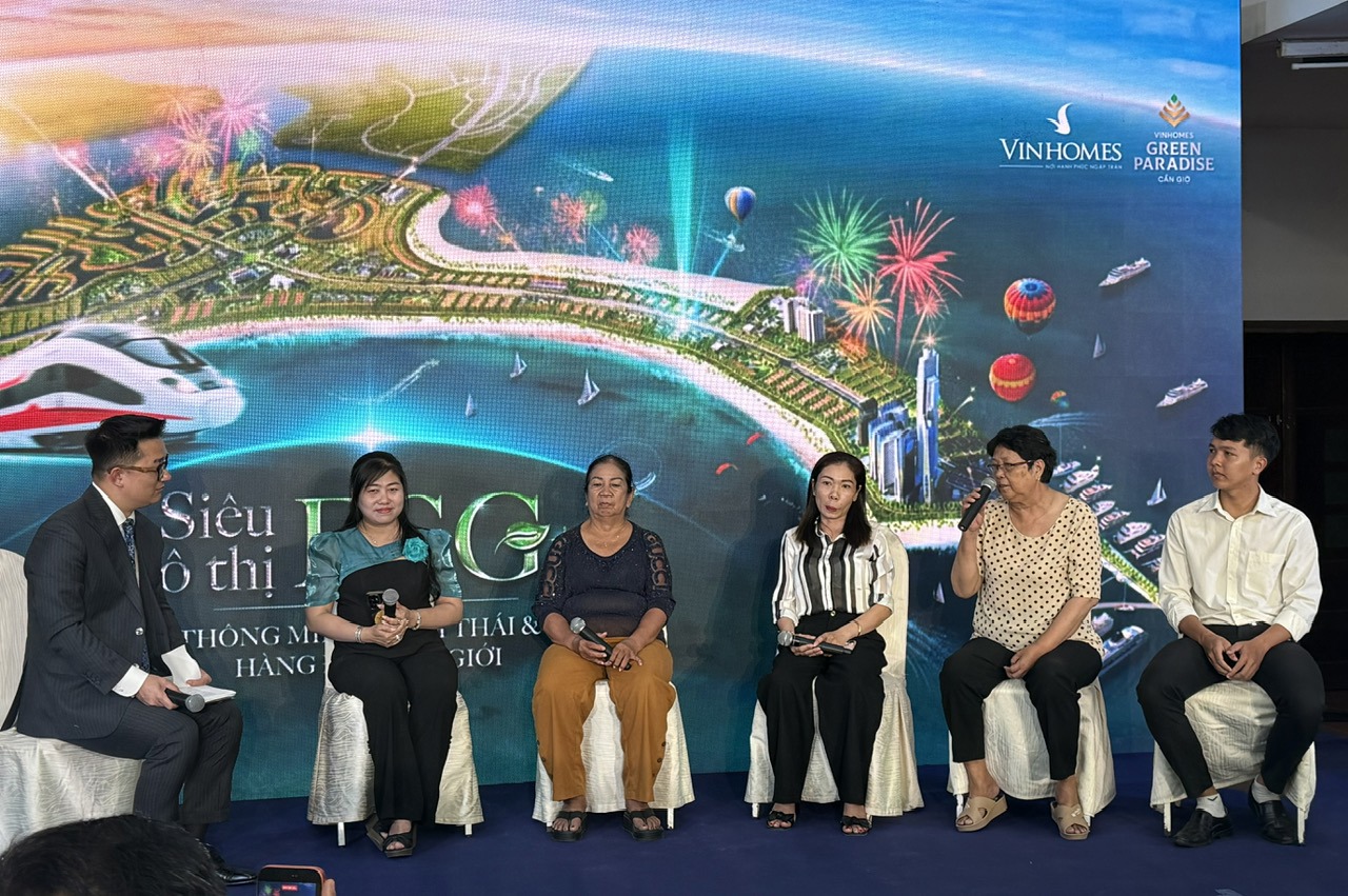 Một số người dân Cần Giờ chia sẻ tại tọa đàm. Ảnh: Thanh Sơn