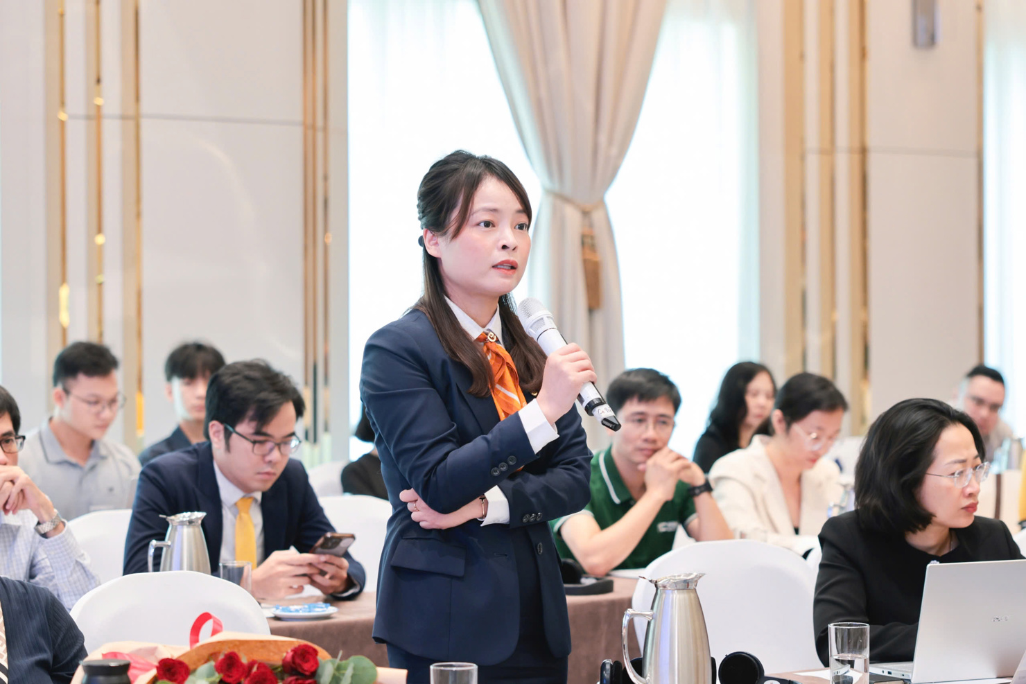 Bà Vũ Nam Hương chia sẻ tại Hội nghị.