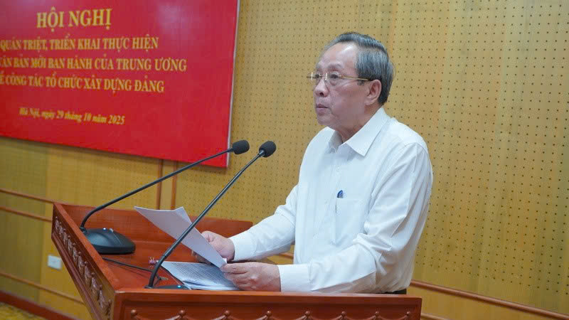Đồng chí Hoàng Đăng Quang - Phó Trưởng ban Thường trực Ban Tổ chức Trung ương đã quán triệt tại Hội nghị.