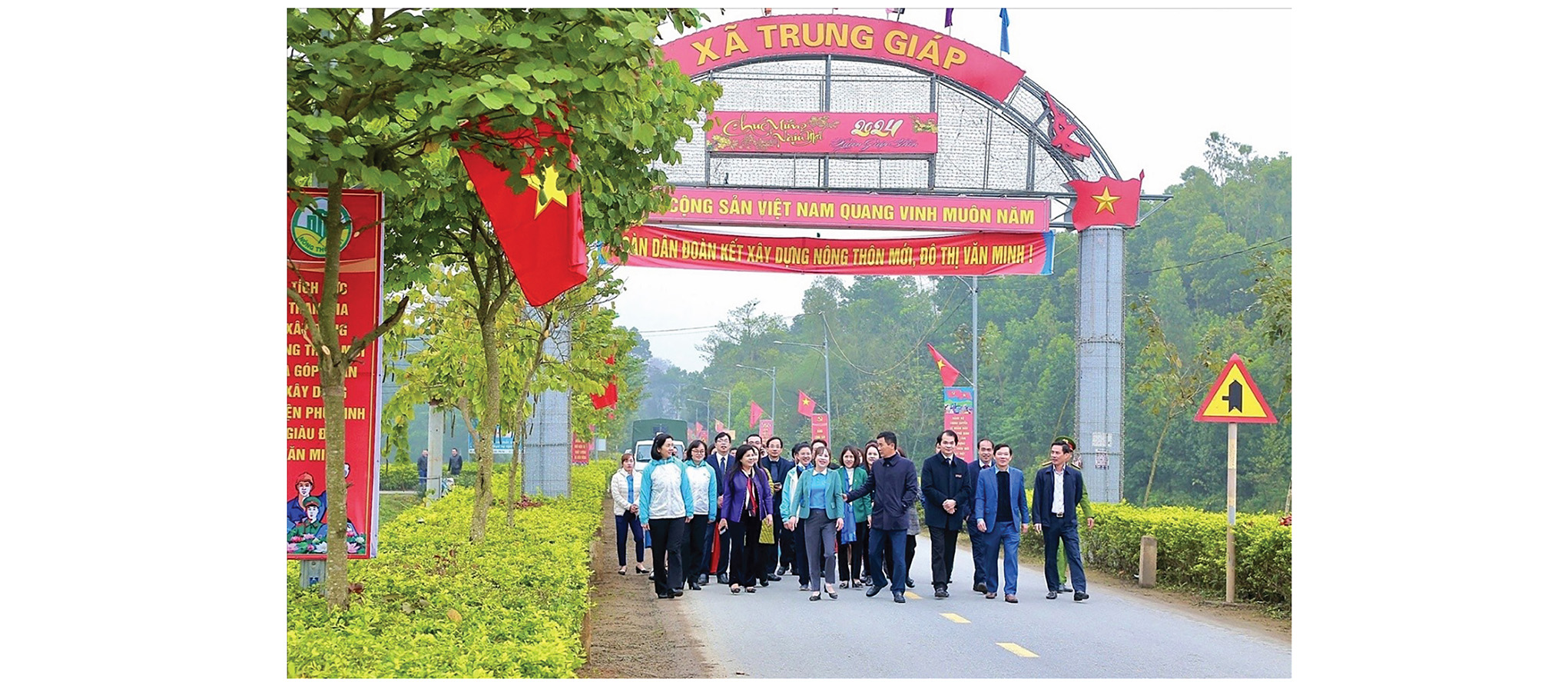 Xã Trung Giáp đoàn kết xây dựng NTM đô thị văn minh.