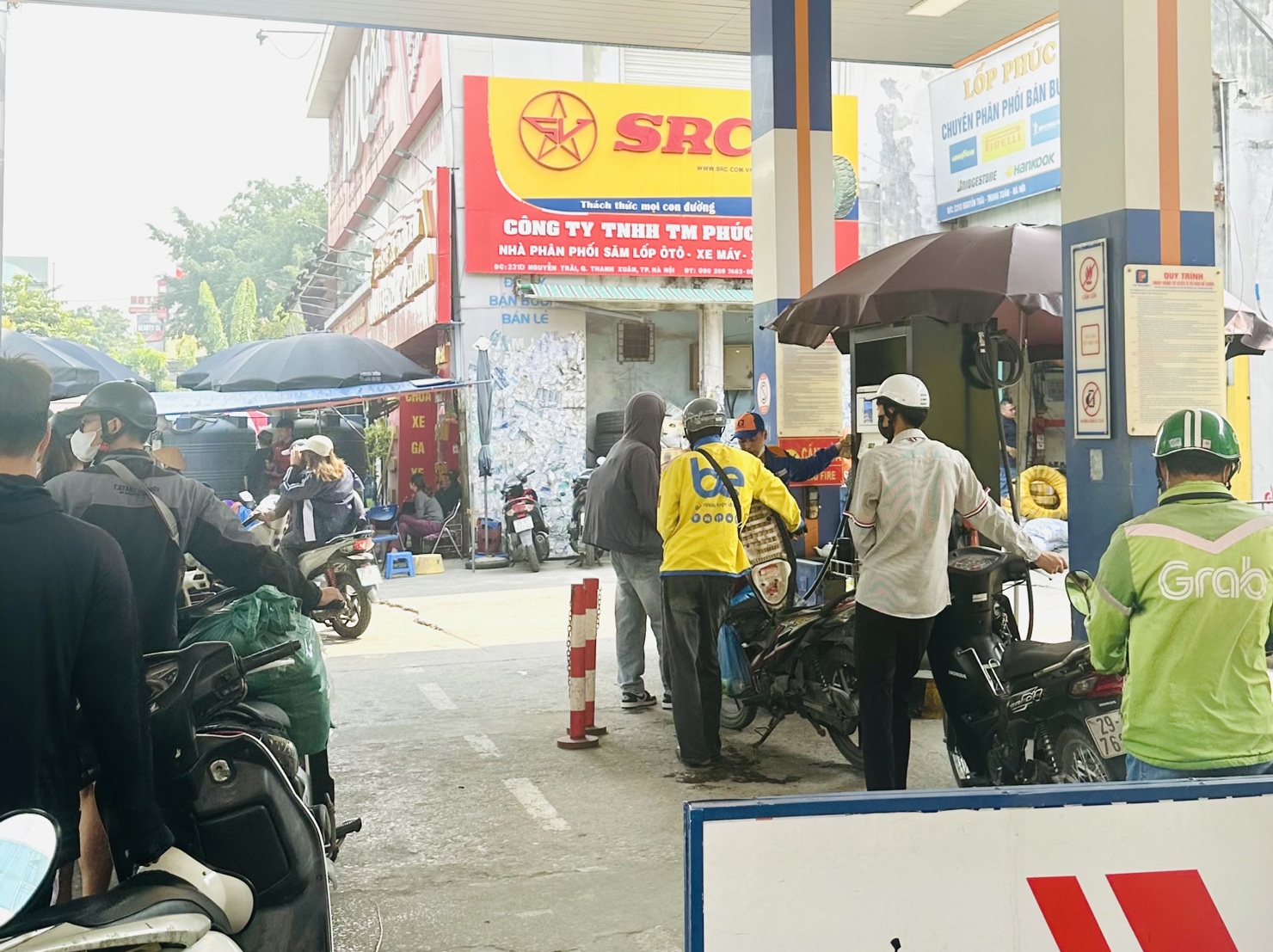 Giá xăng dầu được liên Bộ Công Thương - Tài chính phối hợp điều hành nhằm bảo đảm biến động giá xăng dầu trong nước phù hợp với thế giới. Nguồn: H.D