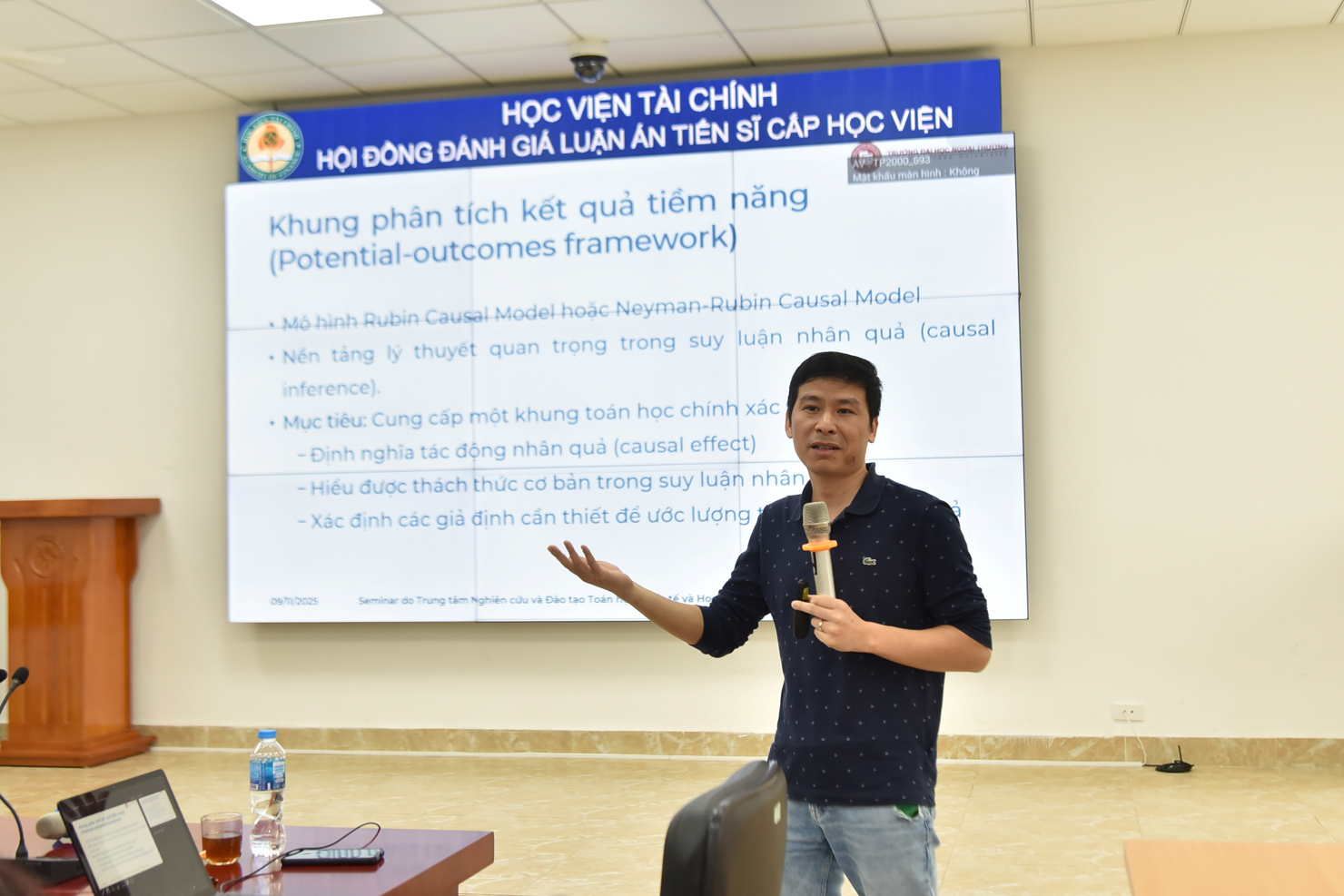 TS. Đoàn Quang Hưng - Giảng viên Trường Đại học Ngoại thương chia sẻ về kỹ thuật Matching và biến công cụ trong Stata.