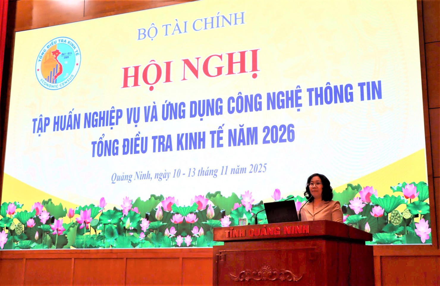 Cục trưởng Cục Thống kê Nguyễn Thị Hương phát biểu chỉ đạo tại Hội nghị tập huấn