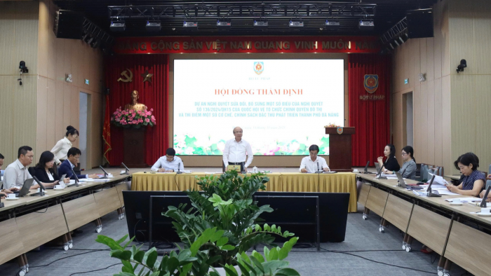 Hoàn thiện cơ chế, chính sách đặc thù để phát triển TP. Đà Nẵng