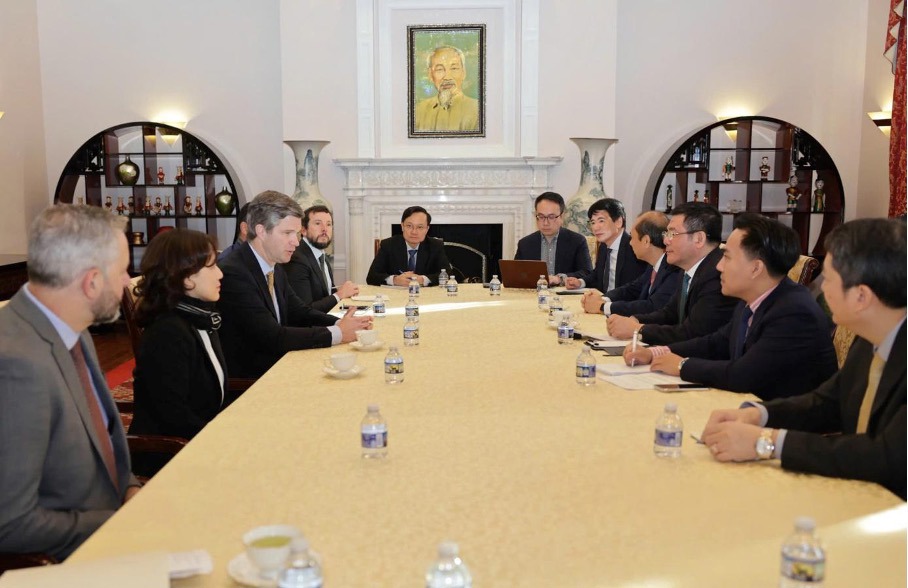 Toàn cảnh buổi làm việc.