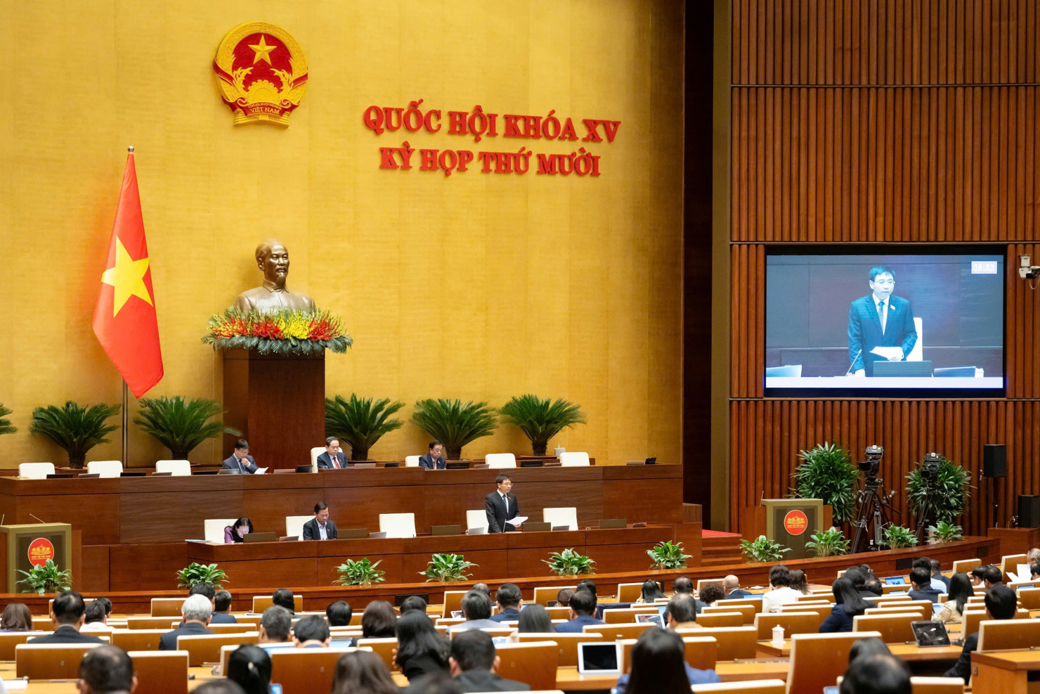 Quang cảnh phiên họp.