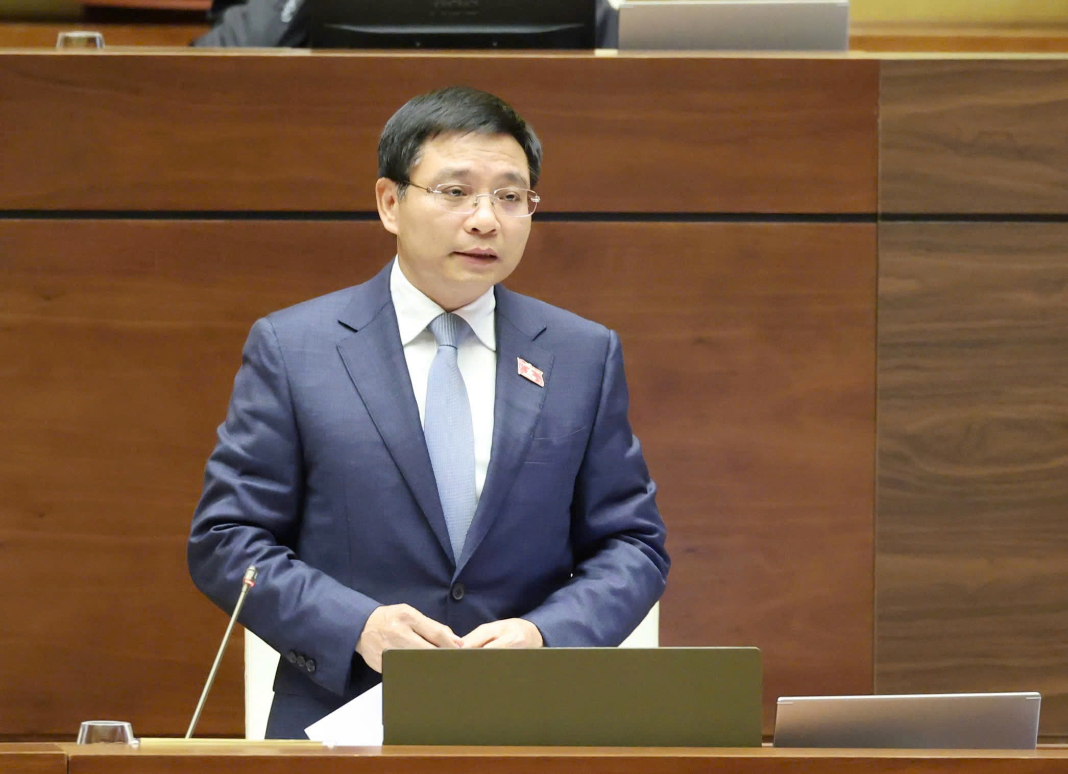 Thu thuế chuyển nhượng vàng miếng: Một trong nhiều giải pháp bình ổn thị trường vàng