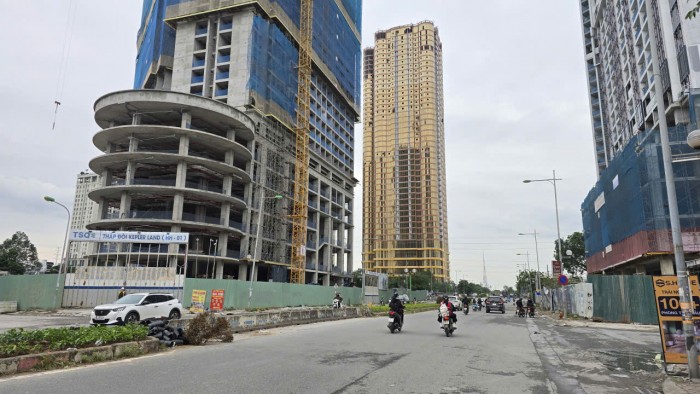 Giá chung cư ở Hà Nội liên tục tăng cao theo vũ điệu của “cò”