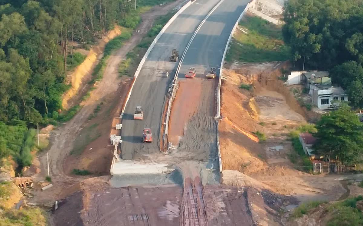 Đẩy nhanh tiến độ cao tốc Bến Lức - Long Thành và Biên Hòa - Vũng Tàu