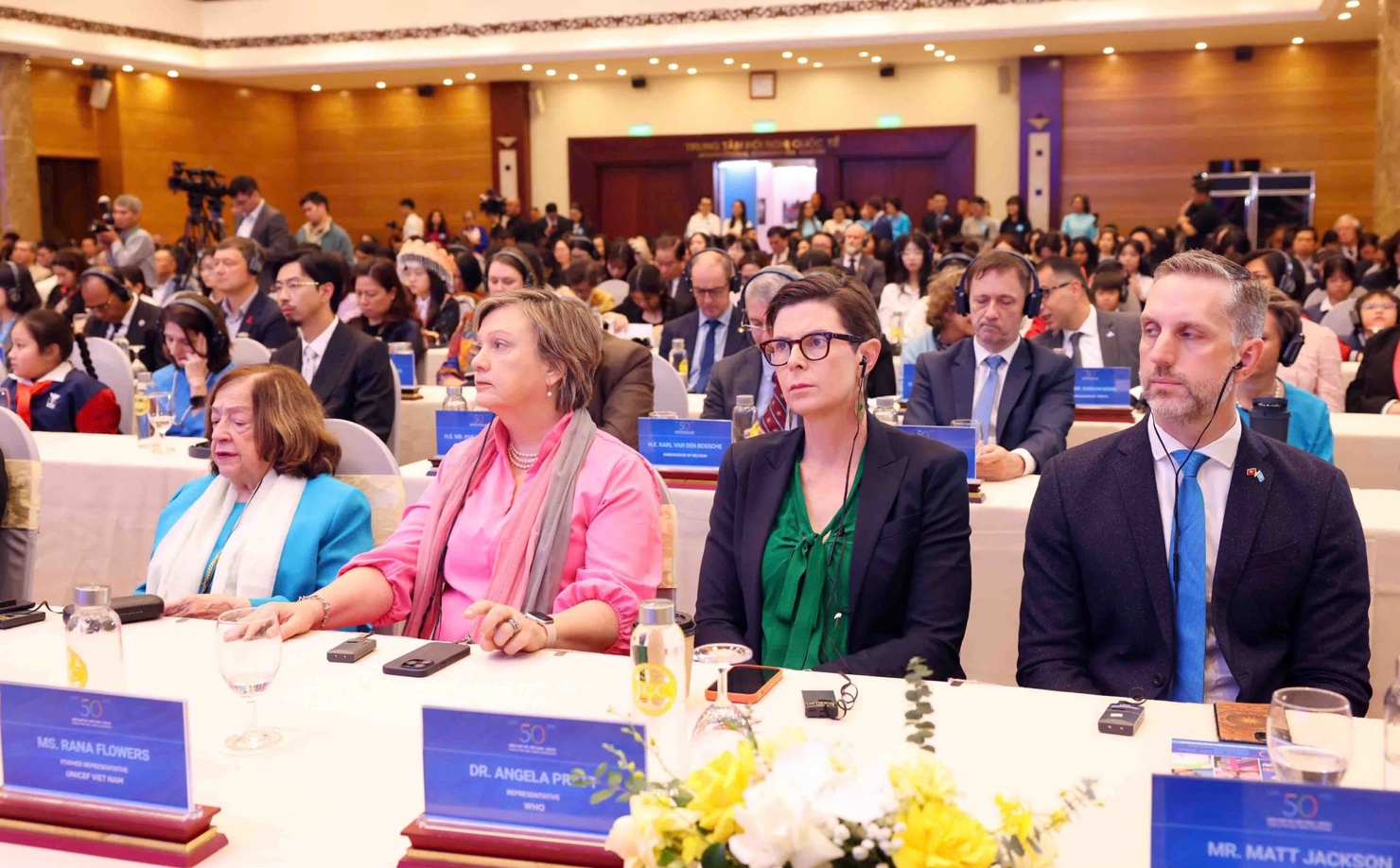 Các đại biểu quốc tế dự buổi lễ - Ảnh: VGP