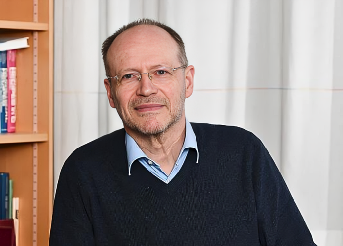 GS. Kurt Kremer (Viện nghiên cứu Polymer Max Planck, Đức).